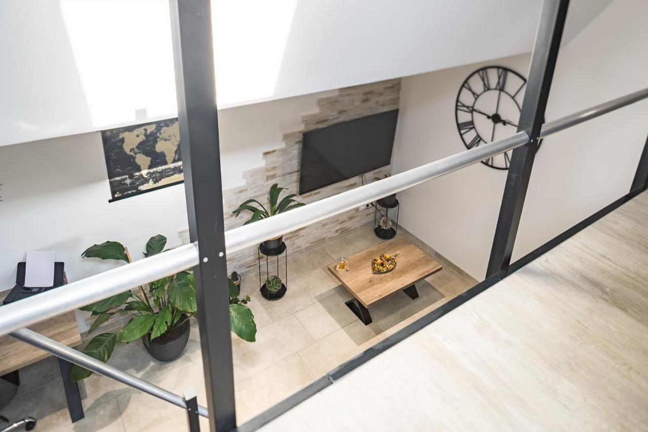Apartmán Loft Avec Jardin Et Parking Prive Troyes Exteriér fotografie
